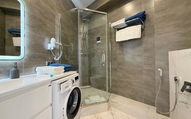 Akvadeluks u morya s basseinom №709 Apartments