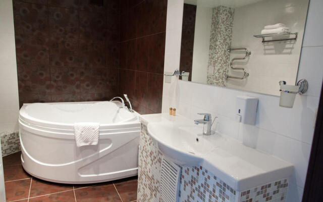 Avrora Hotel