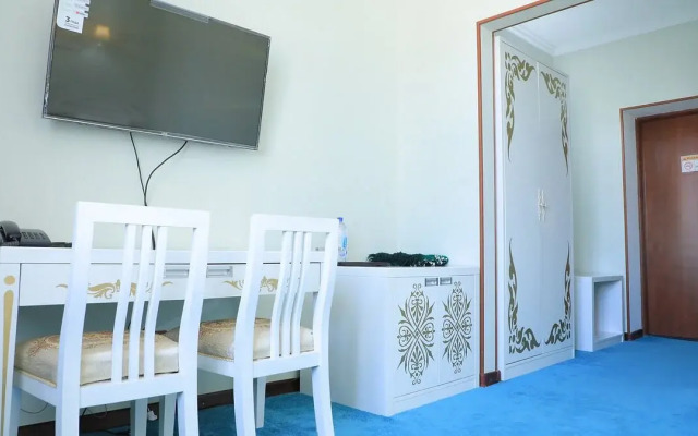 Отель Maqom Plaza