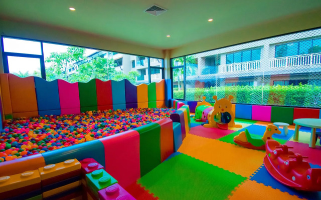 Maikhao Palm Beach Resort