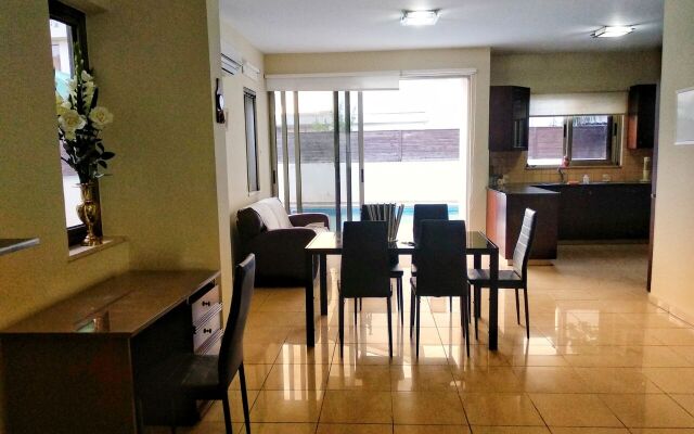 Ideal Holiday House Villa