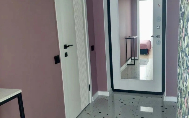 Na Beregu Morya S Dizaynerskim Remontom Flat