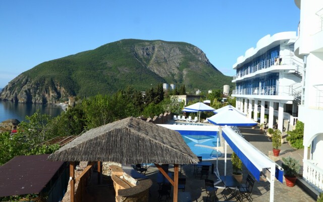 Mazhestik Hotel