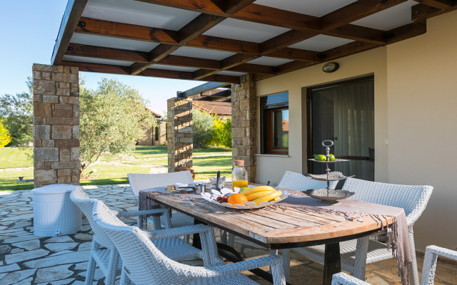 Inuit II Luxury Pool Villa Sani
