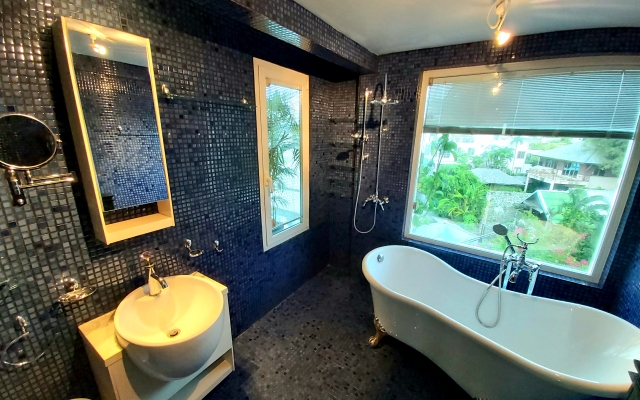 Sea Cave Villa