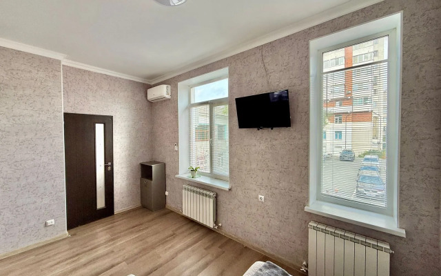 V Tsentre Na Bestuzheva 24 Flat