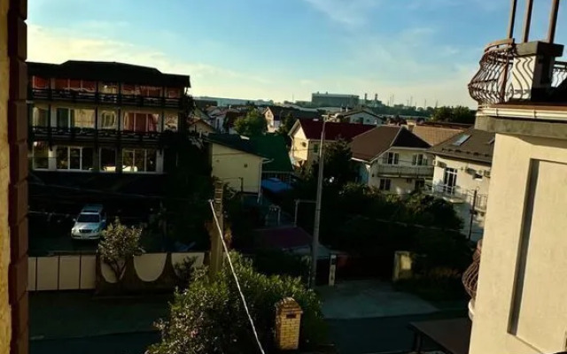 Na Pereletnoy 22 Flat