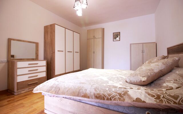 Апартаменты Маштоца 37