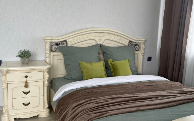 Квартира Просторная на Курсантов Кировцев