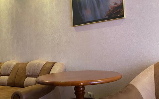 V Tsentre Na Ul. Tkachenko 1/75 Flat