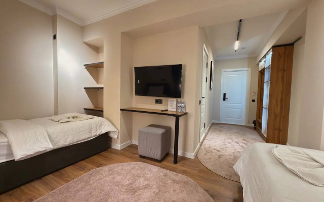 Hotel Status Inn