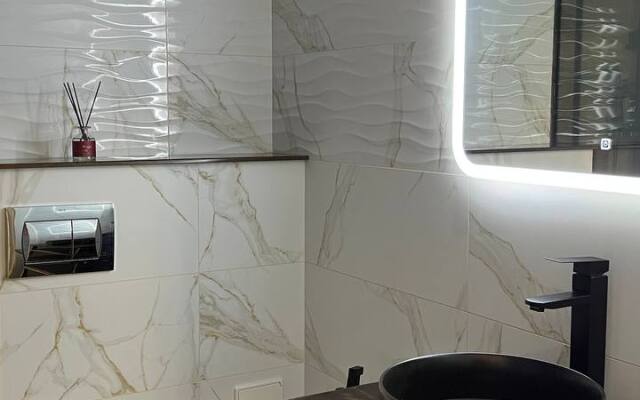 Апартаменты Светлая Уютная Квартира с Шикарным Видом