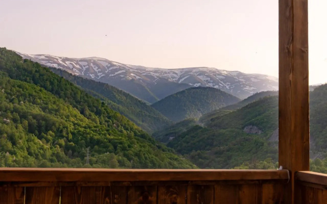 Resort Motives Inn Dilijan