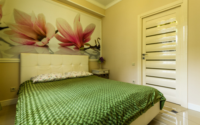 Oplot - Semejnye s balkonom 6 Apartments