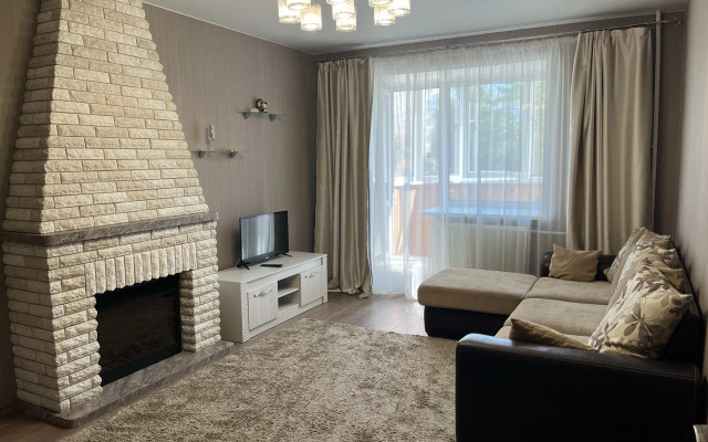 Квартира  3-х комнатная с камином и джакузи