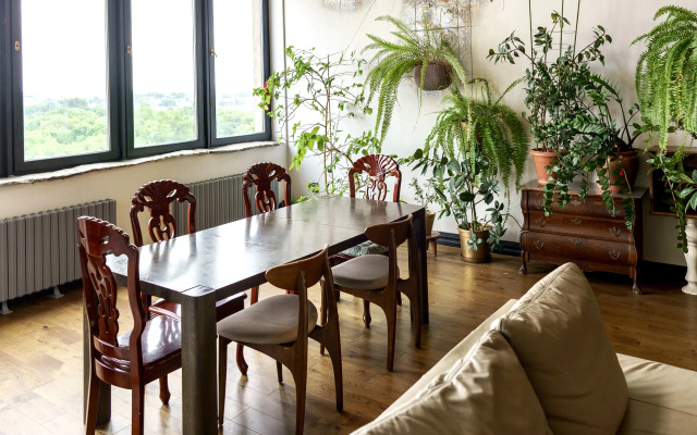 Апартаменты ApartMari Шикарные 4-комнатные апартаменты Лофт в центре