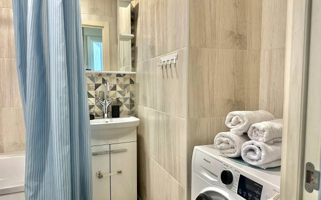 Na 5 Chelovek S Parkovkoy Flat