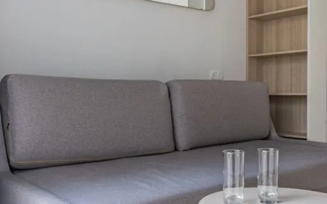 Studiya Na Sotsialisticheskoy, 21 Flat