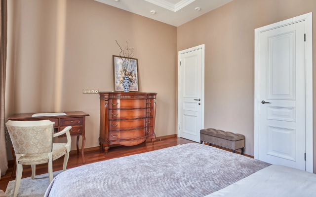 Апартаменты в Доходном доме на Патриарших прудах