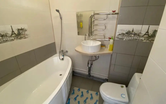 Na Ulitse Pavshinskiy Most 1/4 Flat