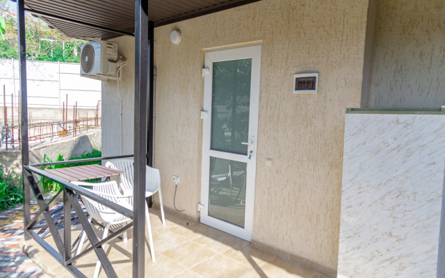 Guest house " Gory More "