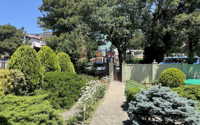 Guest House Uyut