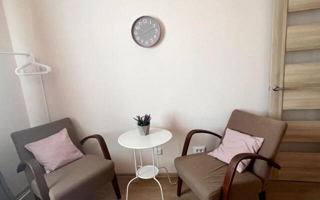 Kosmonavtov Dom 104.2 Etazh Apartments