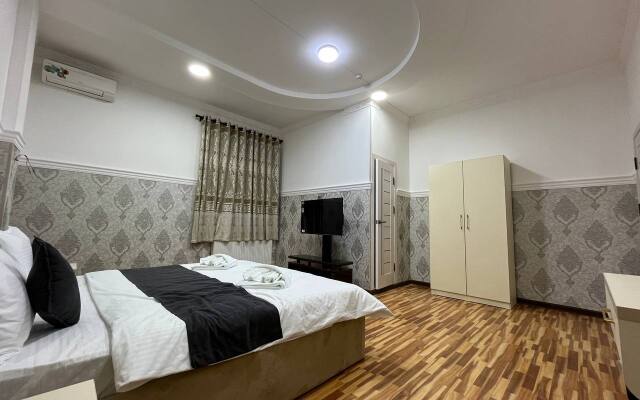 Отель HOME ALONE