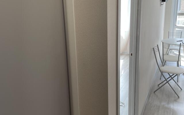Komfortabelnaya V Tyumeni Posutochno Flat