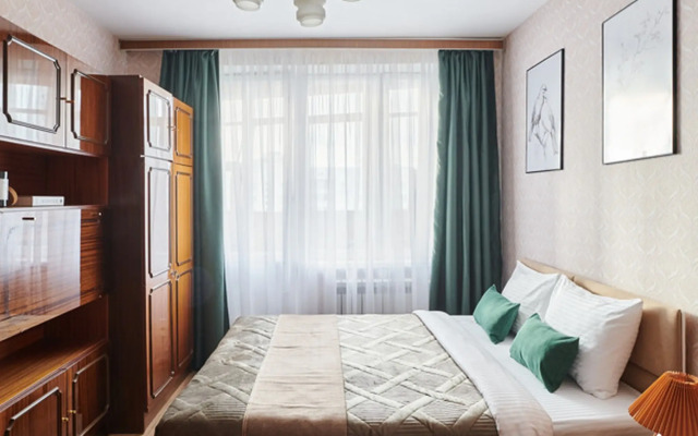 Na Sayanskoy Flat