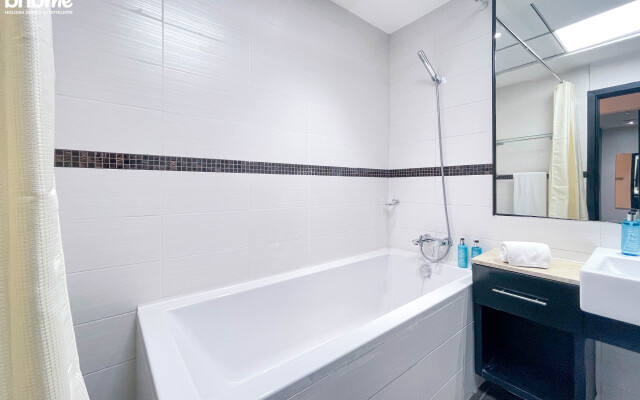 Апартаменты Luxury Penthouse with Marina and Sea Views|bnbme-2301