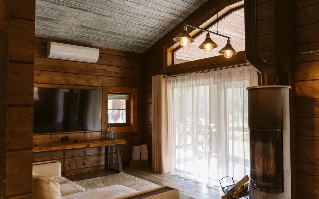 Baza Otdykha Dom Les Chalet Berloga Country Resort