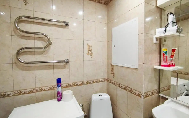 Live In Comfort Na B-Re Stroiteley 3 Flat