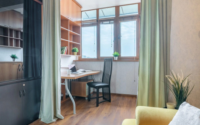 Gagarin S Vidom Na More Flat