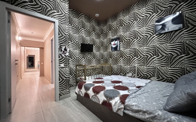 4-Kh Komnatnaya S Basseynom I Saunoy Flat