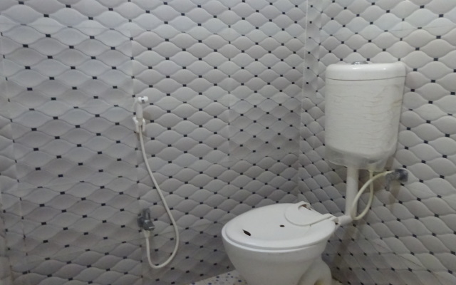 Отель Raj Palace By Sky Stays