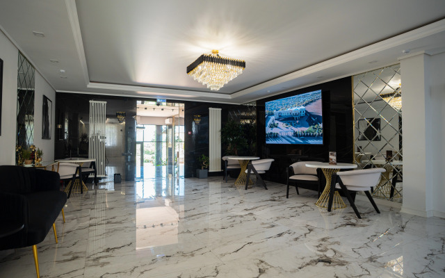 Royal hall Hotel