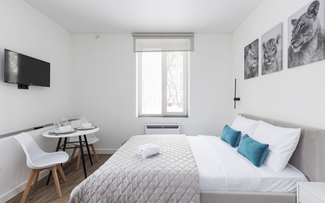 Apartments Ярцевская 1-2