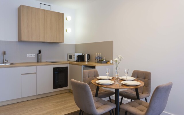 Na ulitse Petra Alekseeva 14 Apartments