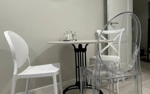 Oblomov Alekseevskaya 14 Apartment