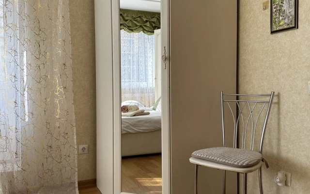 Ryadom s m. Parnas Flat