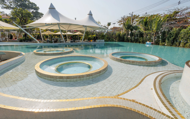 Copacabana Beach Jomtien 4498 Apartments