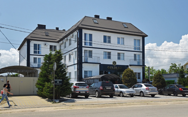 Goldleo Hotel