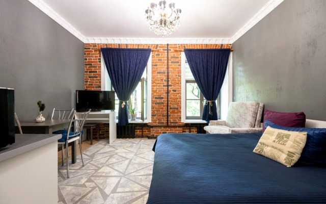 U Starokalinkinskogo mosta Apartments 1