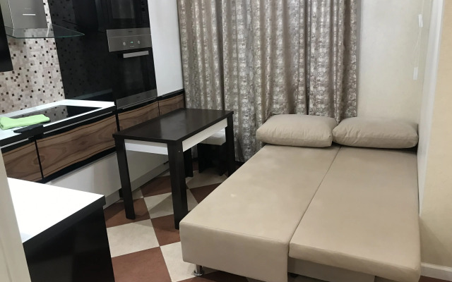Monro Flat