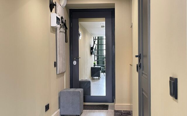 Uyutnye Sovremennye Vmestitelnye Apartamenty 615 Apartments