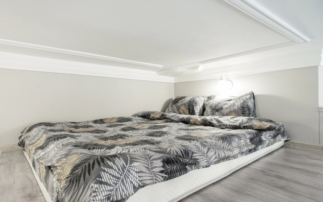 Квартира Стильная Евродвушка с Балконом в Центре Петроградской