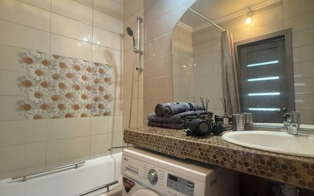 S dvumya spalnyami i udobnoy parkovkoy Flat