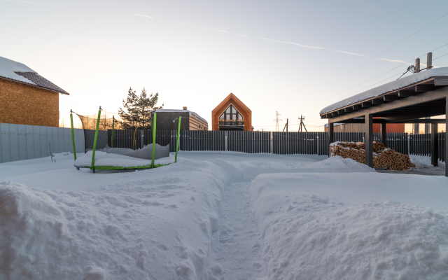 Гостевой дом LuckyHomeRent Домик у Озера 1