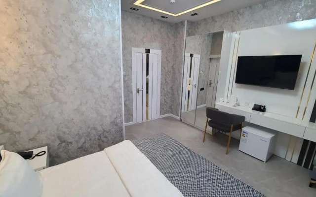 Shedevr Plaza Hotel